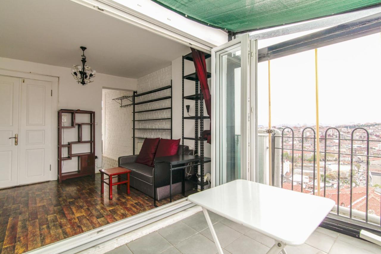 Daire Outstanding Flat With And Sea View In Beyoglu *